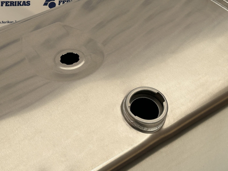 Nieuw Brandstoftank voor Vrachtwagen Mercedes-Benz Fuel tank 880L + 90L AdBlue: afbeelding 6