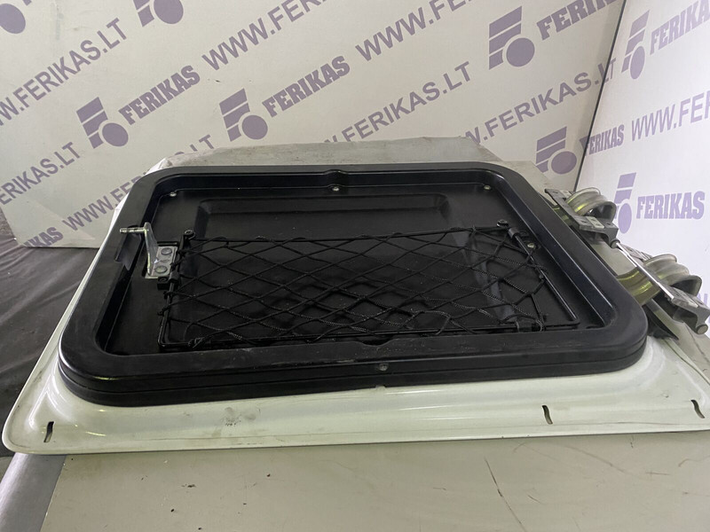 Mercedes-Benz STORAGE COMPARTMENT FLAP - Bumper voor Vrachtwagen: afbeelding 3 Mercedes-Benz STORAGE COMPARTMENT FLAP - Bumper voor Vrachtwagen: afbeelding 3