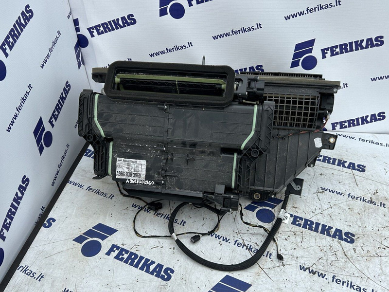 Mercedes-Benz air conditionioning heater system - Verwarming/ Ventilatie voor Vrachtwagen: afbeelding 1 Mercedes-Benz air conditionioning heater system - Verwarming/ Ventilatie voor Vrachtwagen: afbeelding 1