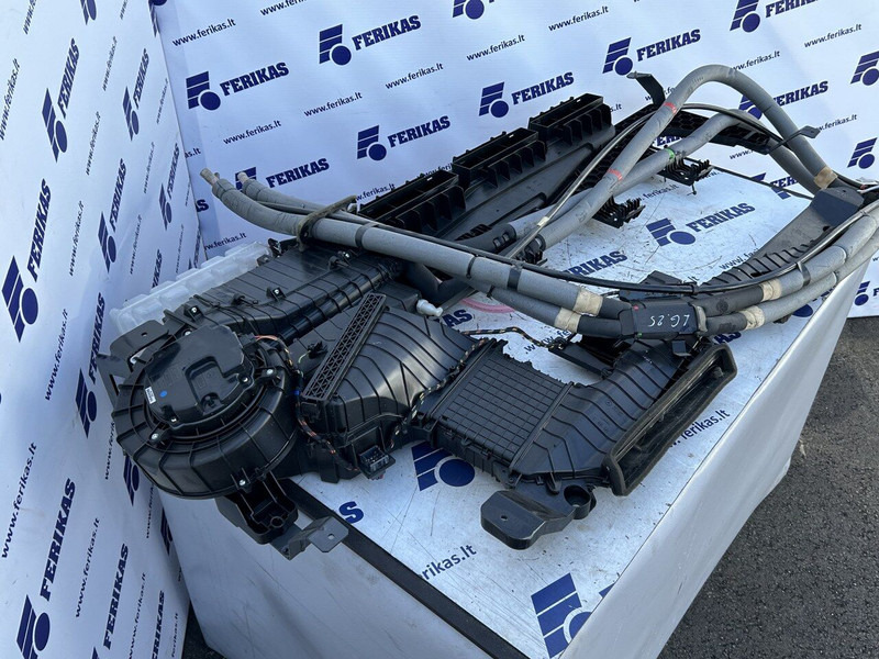 Mercedes-Benz cabin air conditioning system - Cabine en interieur voor Vrachtwagen: afbeelding 2 Mercedes-Benz cabin air conditioning system - Cabine en interieur voor Vrachtwagen: afbeelding 2