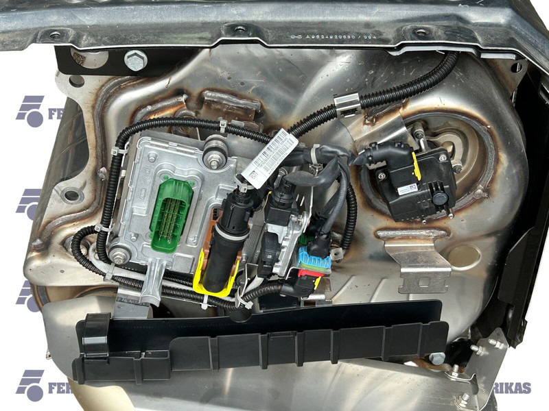 Mercedes-Benz exhaust catalyst - Katalysator voor Vrachtwagen: afbeelding 5 Mercedes-Benz exhaust catalyst - Katalysator voor Vrachtwagen: afbeelding 5