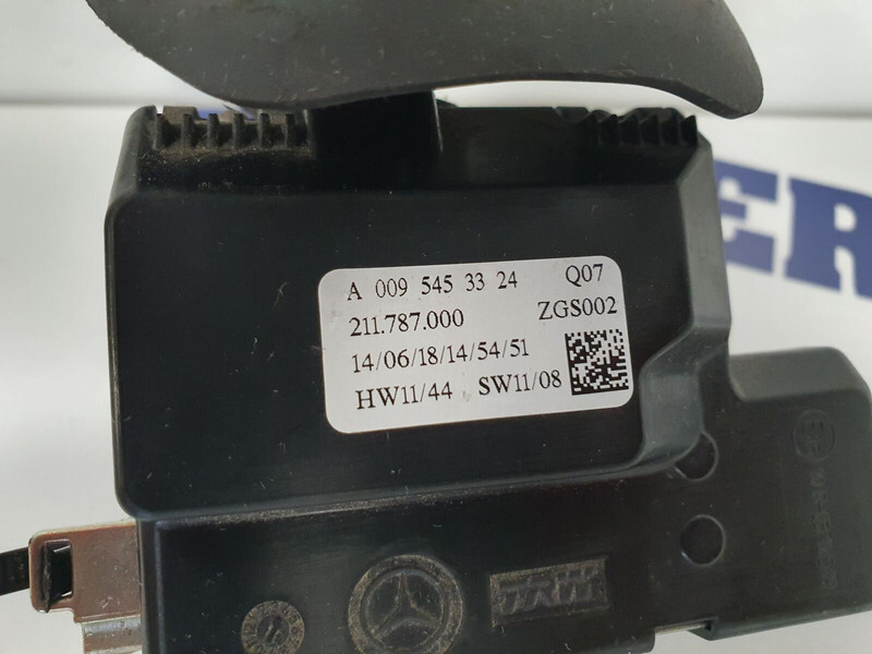 Mercedes-Benz wiper, turn switch stalk - Relais voor Vrachtwagen: afbeelding 3 Mercedes-Benz wiper, turn switch stalk - Relais voor Vrachtwagen: afbeelding 3
