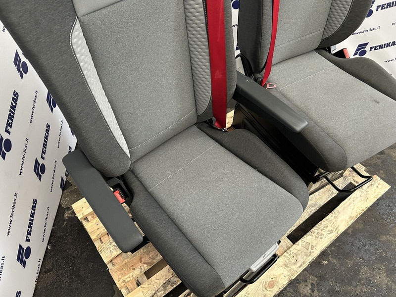 Renault T - Zitplaats voor Vrachtwagen: afbeelding 4 Renault T - Zitplaats voor Vrachtwagen: afbeelding 4