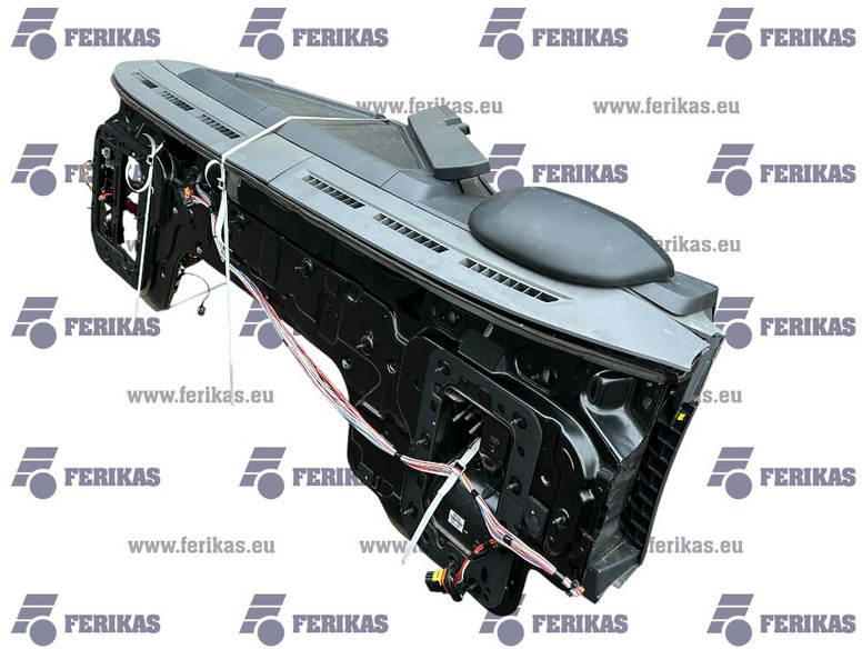 Renault complete dashboard - Bumper voor Vrachtwagen: afbeelding 5 Renault complete dashboard - Bumper voor Vrachtwagen: afbeelding 5