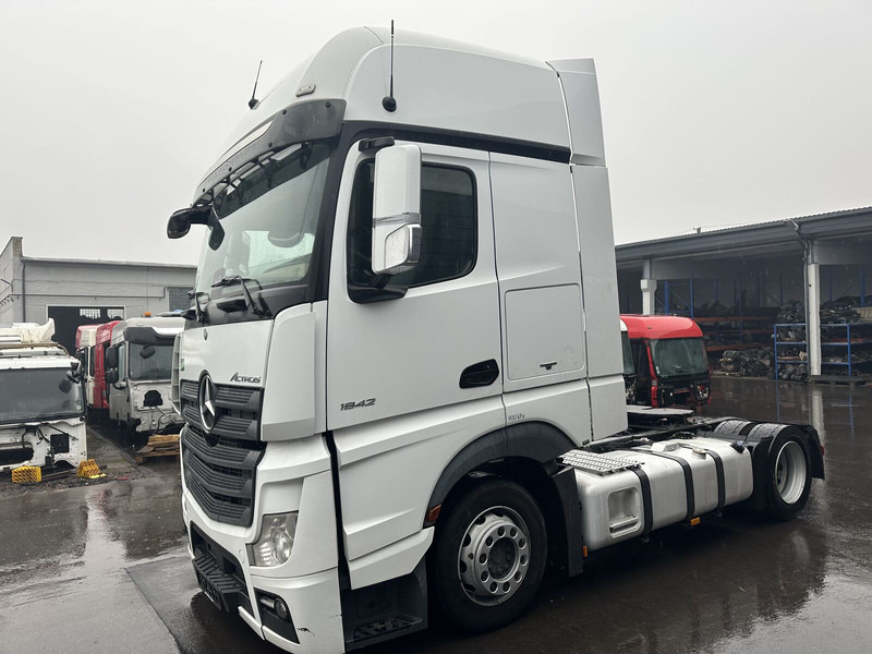 Mercedes-Benz Actros MP4 - Trekker: afbeelding 2 Mercedes-Benz Actros MP4 - Trekker: afbeelding 2