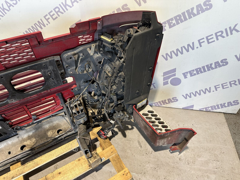 Volvo FH4 - Bumper voor Vrachtwagen: afbeelding 5 Volvo FH4 - Bumper voor Vrachtwagen: afbeelding 5