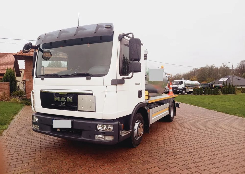 MAN TGL 12 220 !! EURO 5 !!! - Tankwagen: afbeelding 3 MAN TGL 12 220 !! EURO 5 !!! - Tankwagen: afbeelding 3