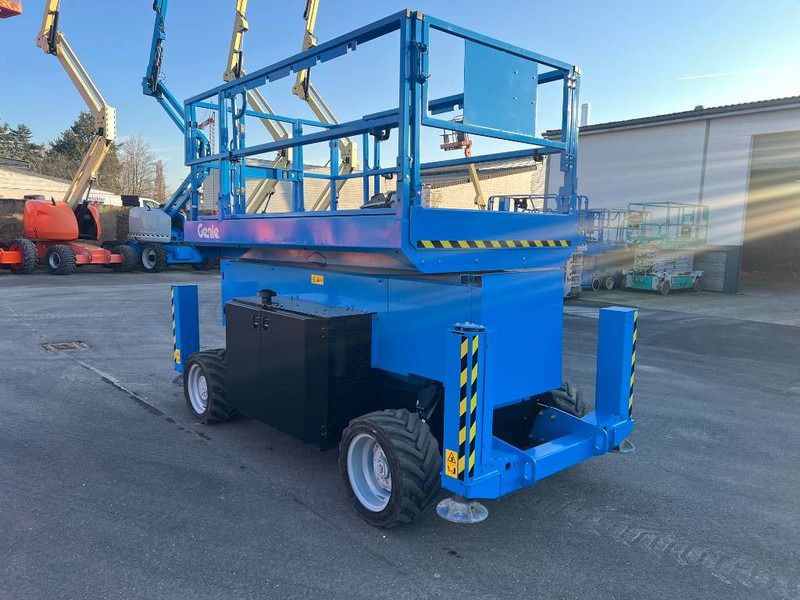 Genie GS4069 RT diesel 4x4 14m (1834) - Schaarlift: afbeelding 5 Genie GS4069 RT diesel 4x4 14m (1834) - Schaarlift: afbeelding 5