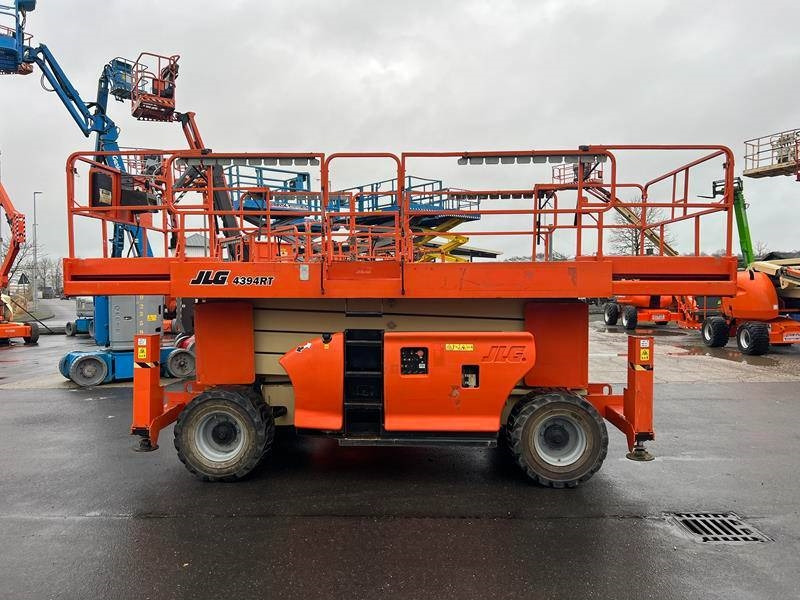 JLG 4394 RT diesel 4x4 15m (1747) - Schaarlift: afbeelding 2 JLG 4394 RT diesel 4x4 15m (1747) - Schaarlift: afbeelding 2