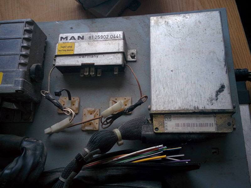 MAN ABS 0265150315 . 0206000008 - ECU: afbeelding 2 MAN ABS 0265150315 . 0206000008 - ECU: afbeelding 2