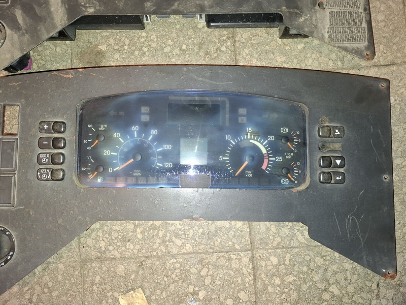 MAN DAF/ NEOPLAN. Mersedes. Iveko - Instrumentenpaneel: afbeelding 4 MAN DAF/ NEOPLAN. Mersedes. Iveko - Instrumentenpaneel: afbeelding 4