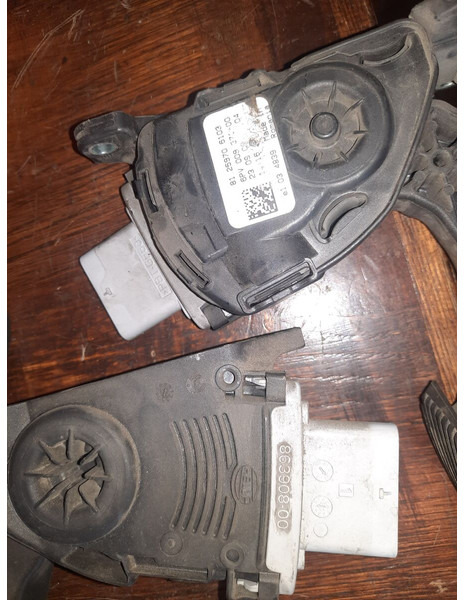 MAN - Pedaal: afbeelding 2 MAN - Pedaal: afbeelding 2