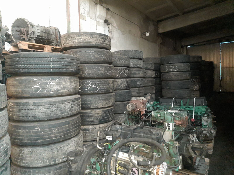 Band voor Vrachtwagen Michelin 295*80R22.5 255*70 \ 275*70* 265\70R19.5: afbeelding 11 Band voor Vrachtwagen Michelin 295*80R22.5 255*70 \ 275*70* 265\70R19.5: afbeelding 11