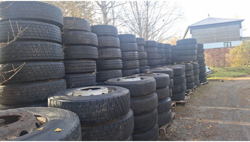 Michelin 295*80R22.5 255*70 \ 275*70* 265\70R19.5 - Band voor Vrachtwagen: afbeelding 1 Michelin 295*80R22.5 255*70 \ 275*70* 265\70R19.5 - Band voor Vrachtwagen: afbeelding 1