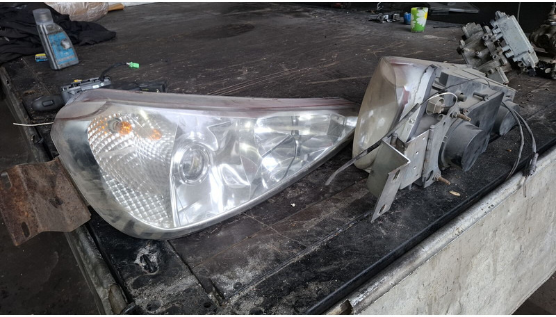 Scania Иризар Volvo. Ман. Мерседес - Koplamp: afbeelding 1 Scania Иризар Volvo. Ман. Мерседес - Koplamp: afbeelding 1