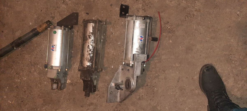 Scania механизм закрытия дверей - Deur en onderdelen: afbeelding 4 Scania механизм закрытия дверей - Deur en onderdelen: afbeelding 4