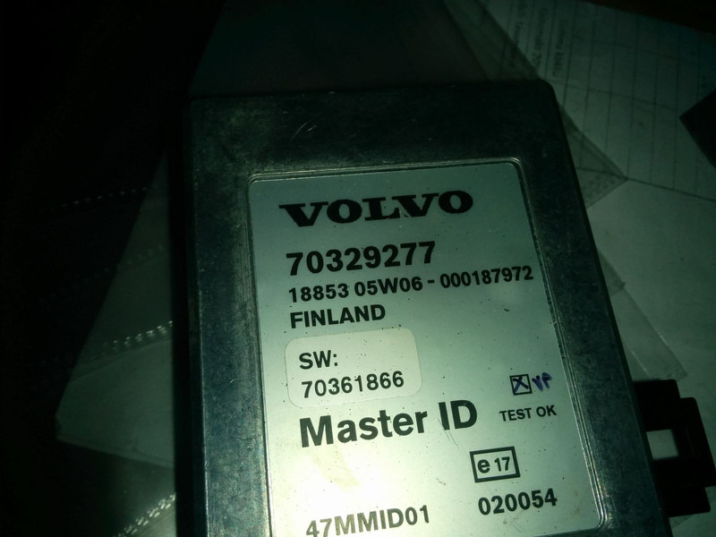 Volvo 70329277 / 70395975-P01 / 70361720-P01 / 70322237-P02 - ECU: afbeelding 2 Volvo 70329277 / 70395975-P01 / 70361720-P01 / 70322237-P02 - ECU: afbeelding 2