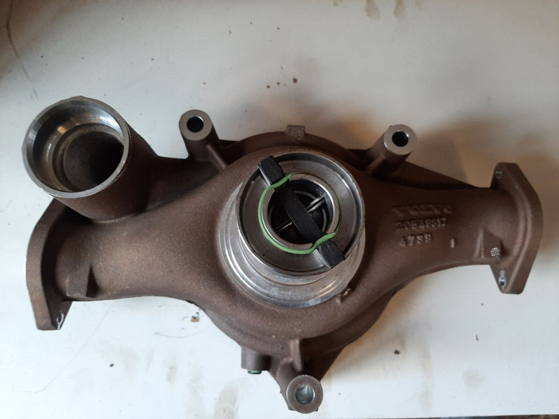 Volvo  - Waterpomp: afbeelding 1 Volvo  - Waterpomp: afbeelding 1