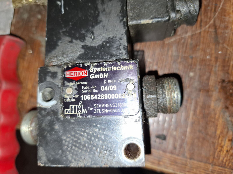 Volvo ZFLS / Herion - Hydraulische cilinder: afbeelding 1 Volvo ZFLS / Herion - Hydraulische cilinder: afbeelding 1