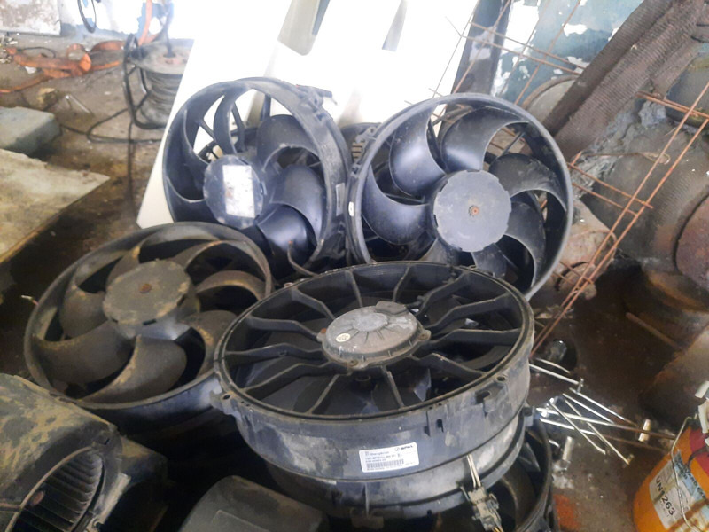 Volvo масляный мотор вентилятора SAUER DANFOSS C19.2L00888\174 - Ventilator: afbeelding 1 Volvo масляный мотор вентилятора SAUER DANFOSS C19.2L00888\174 - Ventilator: afbeelding 1