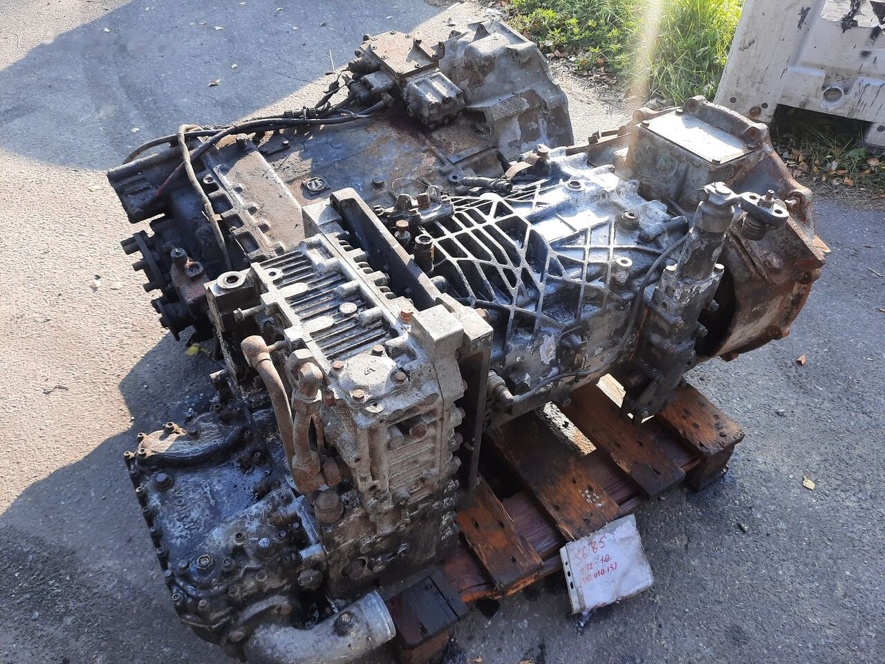 ZF 16S130 .8S180IT . 6S150C. 8S140 IT.6S80+GV80/ 6S90/ S5-24-3 / 6S Van Hool Neoplan - Versnellingsbak voor Bus: afbeelding 1 ZF 16S130 .8S180IT . 6S150C. 8S140 IT.6S80+GV80/ 6S90/ S5-24-3 / 6S Van Hool Neoplan - Versnellingsbak voor Bus: afbeelding 1