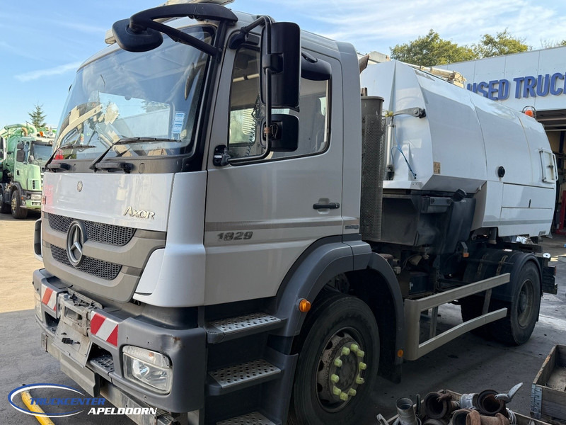 Mercedes-Benz Axor 1829 Johnston, Versnellingsbak of tussenbak probleem - Veegwagen: afbeelding 2 Mercedes-Benz Axor 1829 Johnston, Versnellingsbak of tussenbak probleem - Veegwagen: afbeelding 2