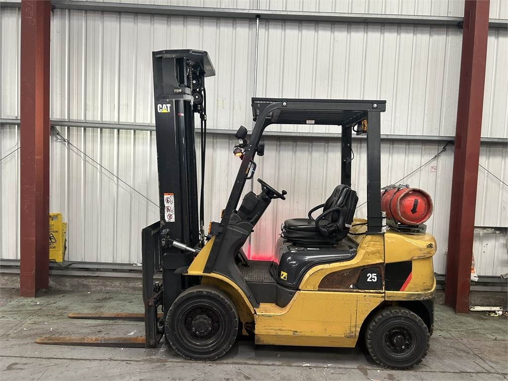 CAT GP25NT - LPG heftruck: afbeelding 1 CAT GP25NT - LPG heftruck: afbeelding 1