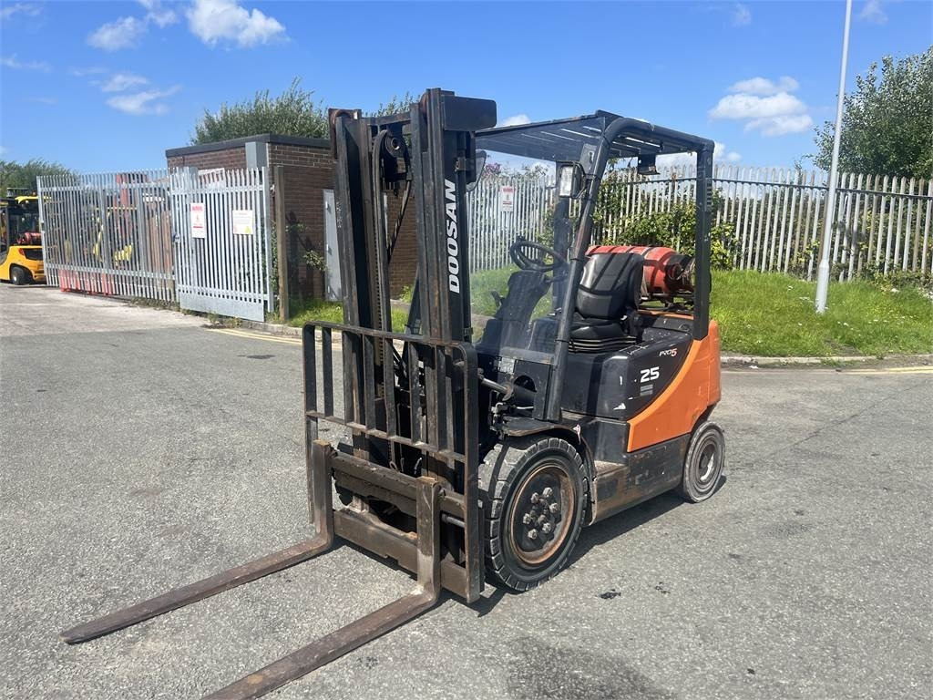 Doosan G25P-5 - LPG heftruck: afbeelding 2 Doosan G25P-5 - LPG heftruck: afbeelding 2