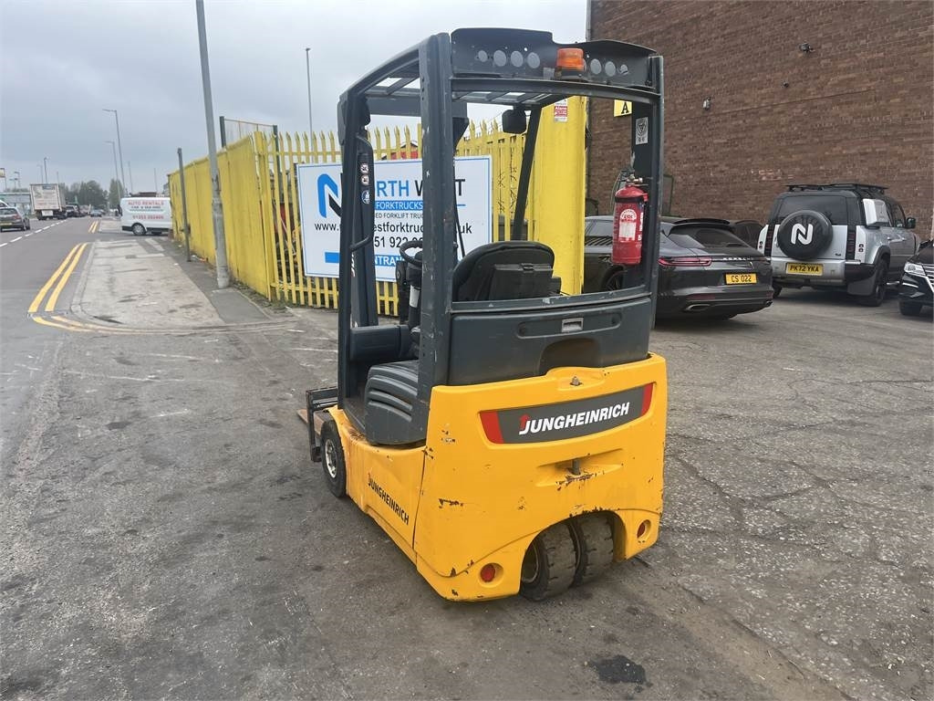 Jungheinrich EFG215 - Elektrische heftruck: afbeelding 2 Jungheinrich EFG215 - Elektrische heftruck: afbeelding 2