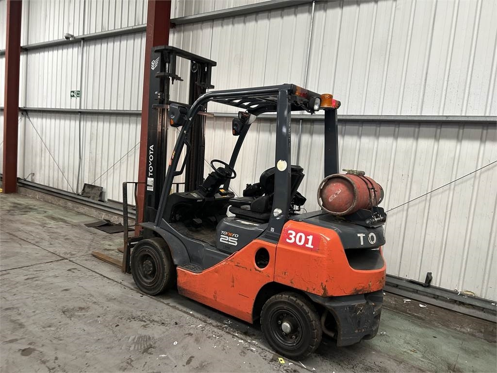 Toyota 02-8FGF25 - LPG heftruck: afbeelding 3 Toyota 02-8FGF25 - LPG heftruck: afbeelding 3