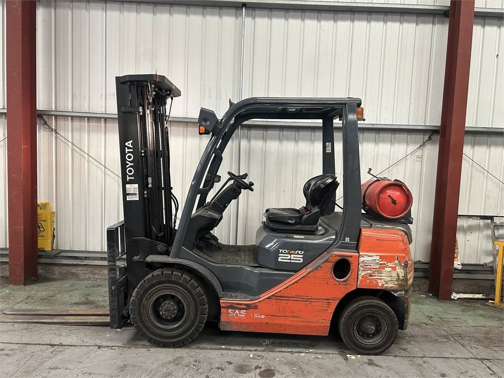 Toyota 02-8FGF25 - LPG heftruck: afbeelding 1 Toyota 02-8FGF25 - LPG heftruck: afbeelding 1