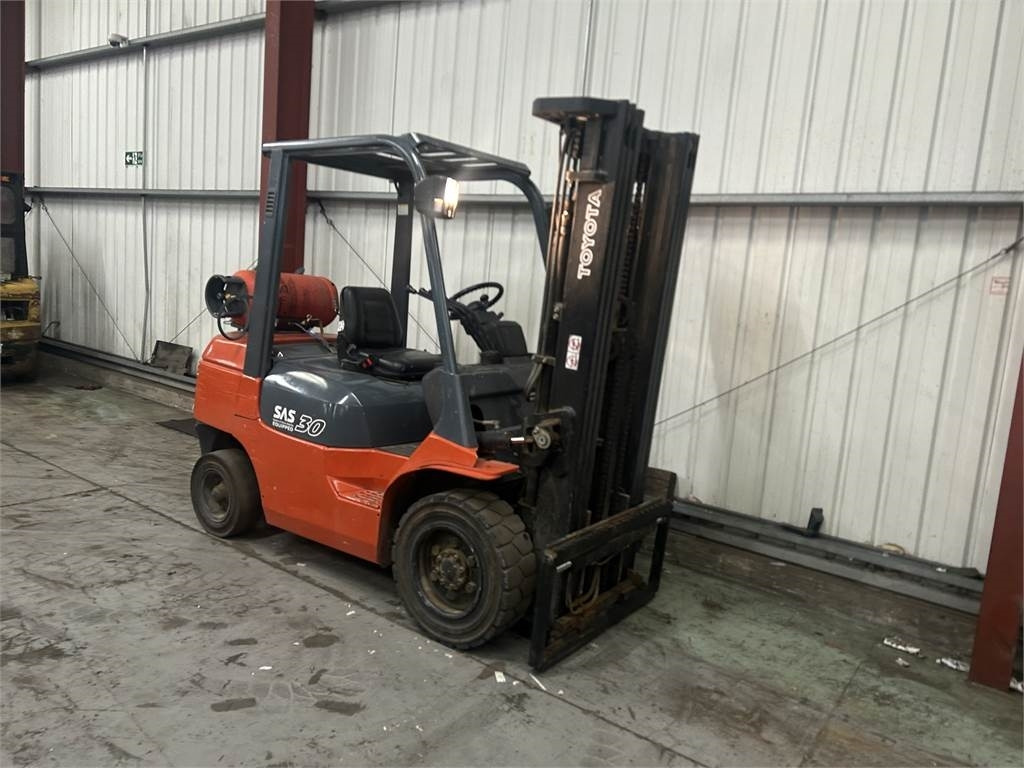 Toyota 7FGF30 - LPG heftruck: afbeelding 4 Toyota 7FGF30 - LPG heftruck: afbeelding 4
