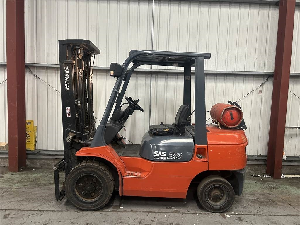 Toyota 7FGF30 - LPG heftruck: afbeelding 1 Toyota 7FGF30 - LPG heftruck: afbeelding 1