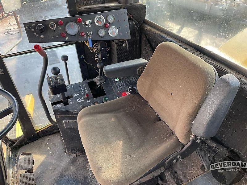 Hakselaar New Holland 2305: afbeelding 15