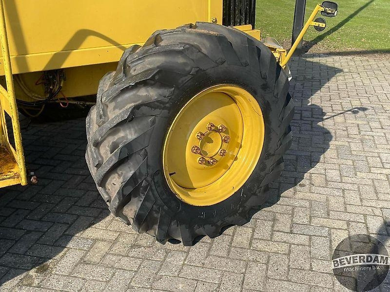 Hakselaar New Holland 2305: afbeelding 9