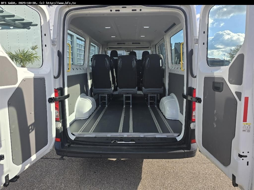 MAN TGE 3.140 4x2 F SB Kleinbus 9-Sitzer - Minibus, Personenvervoer: afbeelding 3 MAN TGE 3.140 4x2 F SB Kleinbus 9-Sitzer - Minibus, Personenvervoer: afbeelding 3