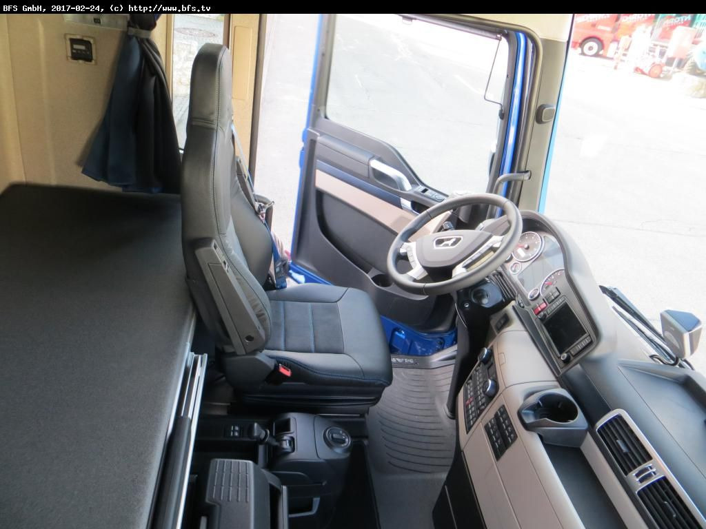 MAN TGX 18.640 4x2 LLS PerformanceLine Edition MAN TGX 18.640 4x2 LLS PerformanceLine Edition - Trekker: afbeelding 4 MAN TGX 18.640 4x2 LLS PerformanceLine Edition MAN TGX 18.640 4x2 LLS PerformanceLine Edition - Trekker: afbeelding 4