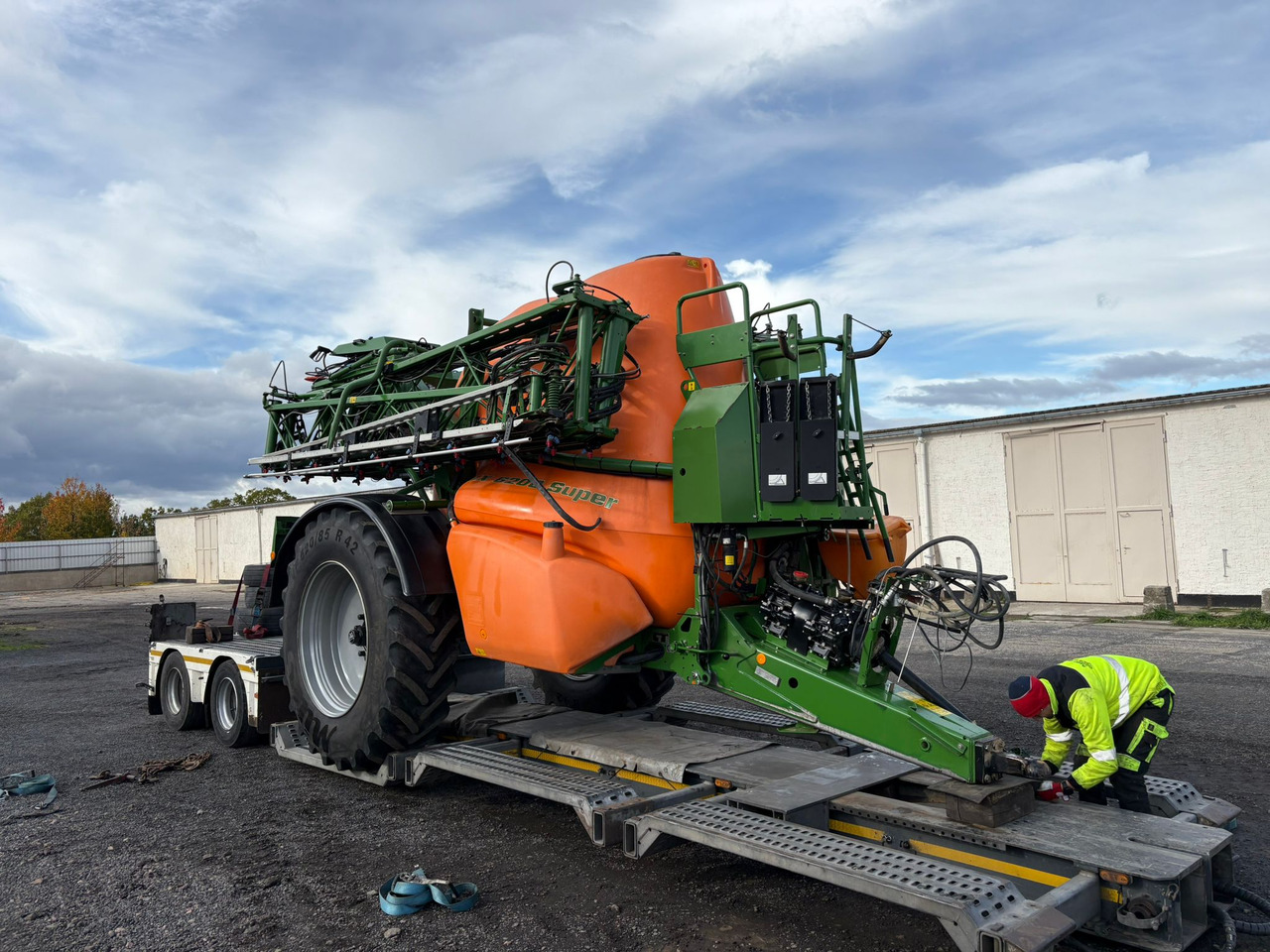 AMAZONE UX 6200 36m GPS - Getrokken veldspuit: afbeelding 2 AMAZONE UX 6200 36m GPS - Getrokken veldspuit: afbeelding 2