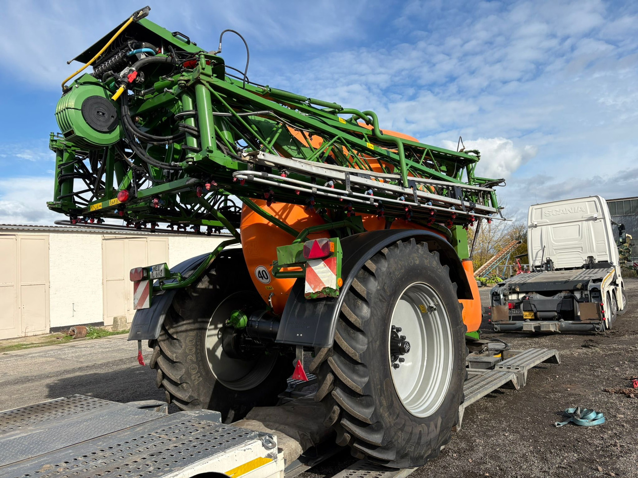 AMAZONE UX 6200 36m GPS - Getrokken veldspuit: afbeelding 5 AMAZONE UX 6200 36m GPS - Getrokken veldspuit: afbeelding 5