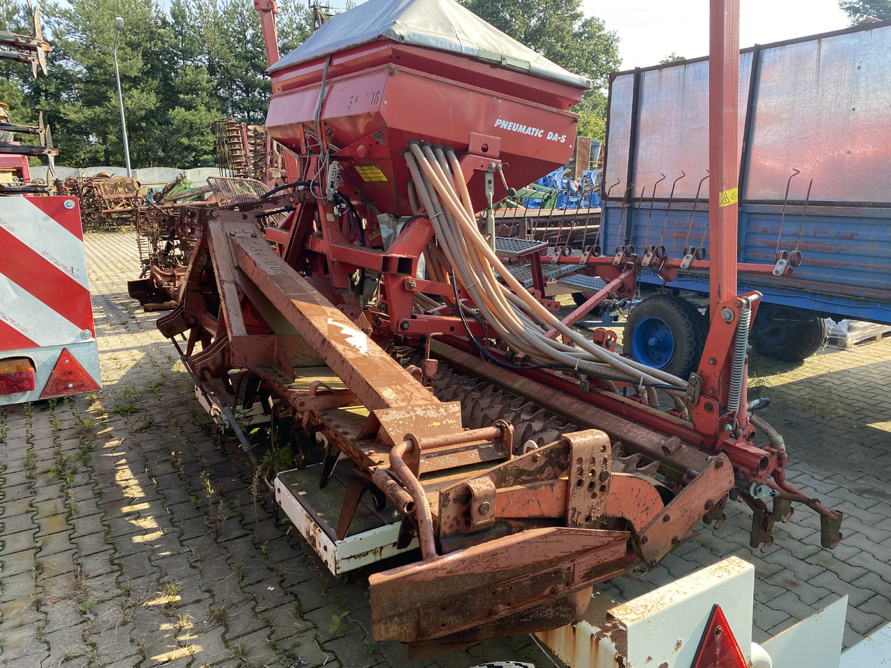 Kverneland ACCORD Pneumatic DA-S KUHN + Kuhn 4.50m - Zaaicombinatie: afbeelding 3 Kverneland ACCORD Pneumatic DA-S KUHN + Kuhn 4.50m - Zaaicombinatie: afbeelding 3