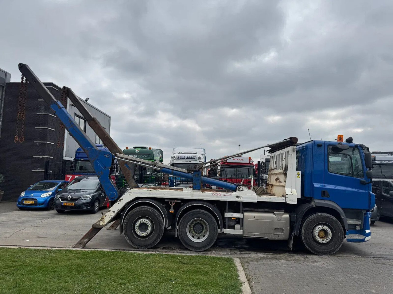 DAF CF 400 6X2 - EURO 6 + VDL P-18 + REMOTE + LIFT A - Kipper vrachtwagen: afbeelding 3 DAF CF 400 6X2 - EURO 6 + VDL P-18 + REMOTE + LIFT A - Kipper vrachtwagen: afbeelding 3