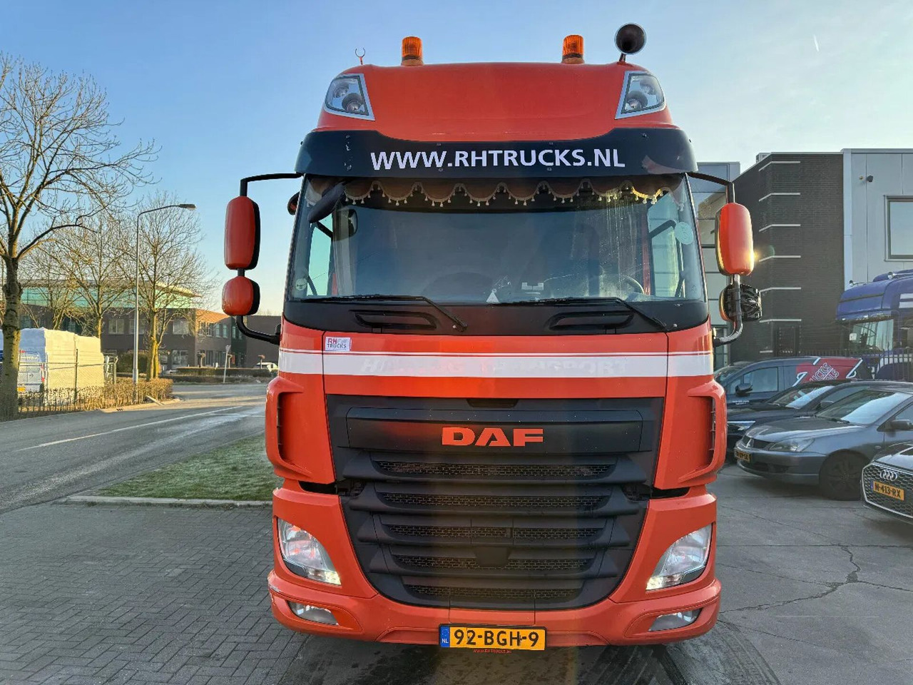 DAF CF 460 4X2 EURO 6 DHOLLANDIA LIFT 2000 KG TÜV TI DAF CF 460 4X2 EURO 6 DHOLLANDIA LIFT 2000 KG TÜV TI - Schuifzeilen vrachtwagen: afbeelding 2 DAF CF 460 4X2 EURO 6 DHOLLANDIA LIFT 2000 KG TÜV TI DAF CF 460 4X2 EURO 6 DHOLLANDIA LIFT 2000 KG TÜV TI - Schuifzeilen vrachtwagen: afbeelding 2