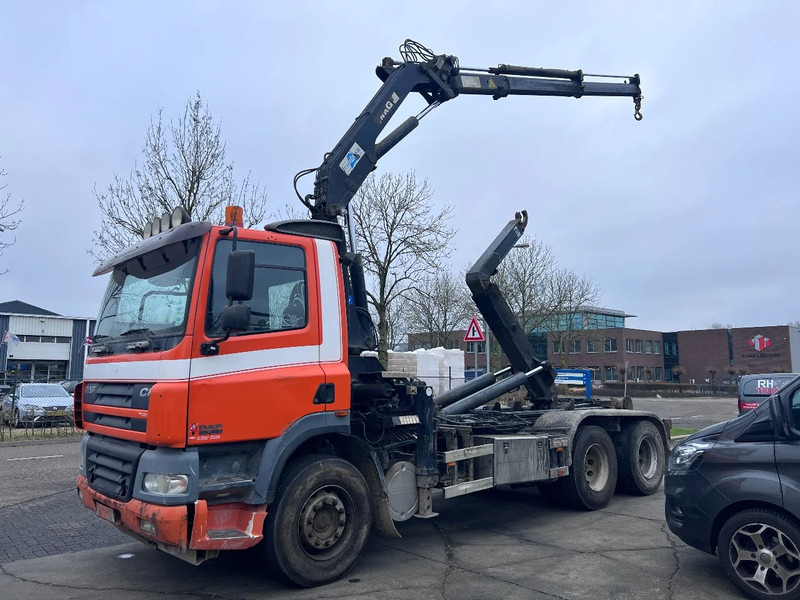 DAF CF 85.380 6X2 + MKG 141 A2 CRANE + 20 TON HOOKLIFT - EURO 3 - MANUAL GEAR - 10 TYRES - Kraanwagen: afbeelding 2 DAF CF 85.380 6X2 + MKG 141 A2 CRANE + 20 TON HOOKLIFT - EURO 3 - MANUAL GEAR - 10 TYRES - Kraanwagen: afbeelding 2