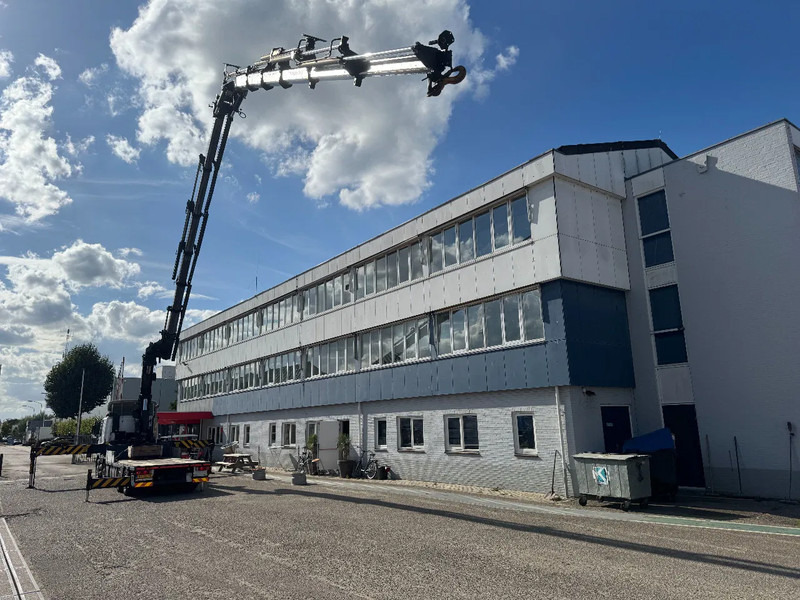 DAF CF 85.410 8X2 EURO 5 PALFINGER PK60002 + FLY JIB + REMOTE + TWISTLOCKS - Vrachtwagen met open laadbak, Kraanwagen: afbeelding 2 DAF CF 85.410 8X2 EURO 5 PALFINGER PK60002 + FLY JIB + REMOTE + TWISTLOCKS - Vrachtwagen met open laadbak, Kraanwagen: afbeelding 2