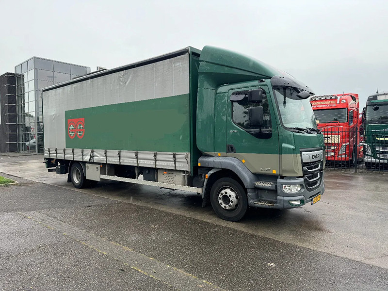DAF LF 260 4X2 16T DHOLLANDIA LOAD LIFT - Schuifzeilen vrachtwagen: afbeelding 3 DAF LF 260 4X2 16T DHOLLANDIA LOAD LIFT - Schuifzeilen vrachtwagen: afbeelding 3