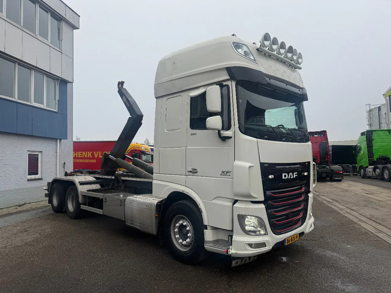 DAF XF 510 6X2 EURO 6 VDL 30T HOOK 2017 - Haakarmsysteem vrachtwagen: afbeelding 3 DAF XF 510 6X2 EURO 6 VDL 30T HOOK 2017 - Haakarmsysteem vrachtwagen: afbeelding 3