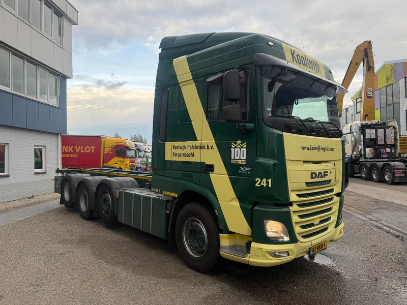 DAF XF 510 8X2 EURO 6 RETARDER TÜV TILL 08-2026 - Containertransporter/ Wissellaadbak vrachtwagen: afbeelding 3 DAF XF 510 8X2 EURO 6 RETARDER TÜV TILL 08-2026 - Containertransporter/ Wissellaadbak vrachtwagen: afbeelding 3