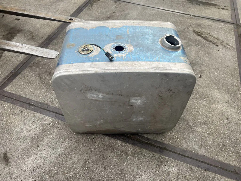Diversen Hydrauliek tank l 70 b 45 h 62 - Hydraulica voor Vrachtwagen: afbeelding 4 Diversen Hydrauliek tank l 70 b 45 h 62 - Hydraulica voor Vrachtwagen: afbeelding 4