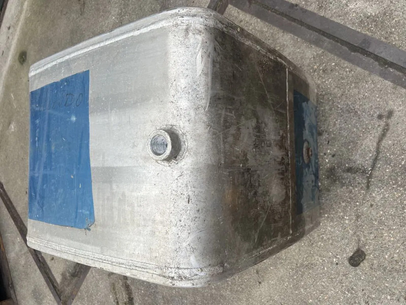 Diversen Hydrauliek tank l 70 b 45 h 62 - Hydraulica voor Vrachtwagen: afbeelding 1 Diversen Hydrauliek tank l 70 b 45 h 62 - Hydraulica voor Vrachtwagen: afbeelding 1