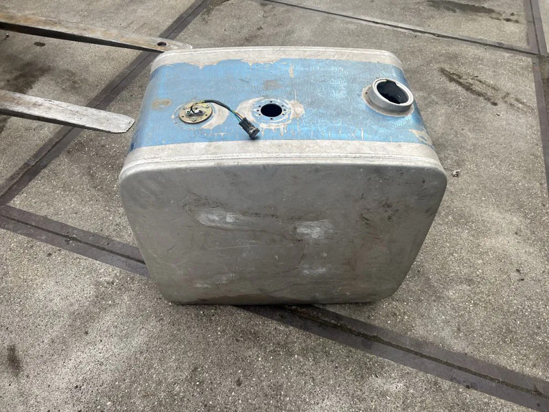 Diversen Hydrauliek tank l 70 b 45 h 62 - Hydraulica voor Vrachtwagen: afbeelding 4 Diversen Hydrauliek tank l 70 b 45 h 62 - Hydraulica voor Vrachtwagen: afbeelding 4